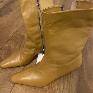 NWT zara low heel camel boot size 40